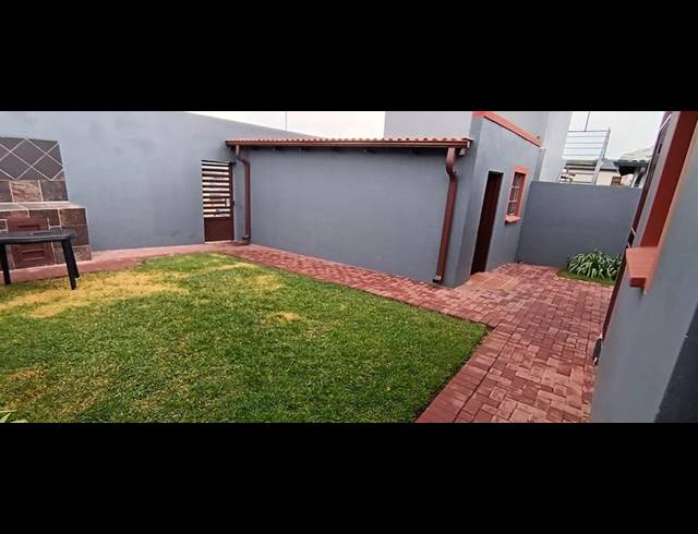 2 BEDROOM HOUSE FOR SALE IN RIVERSIDE VIEW EXT 35